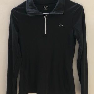 black athletic shirt